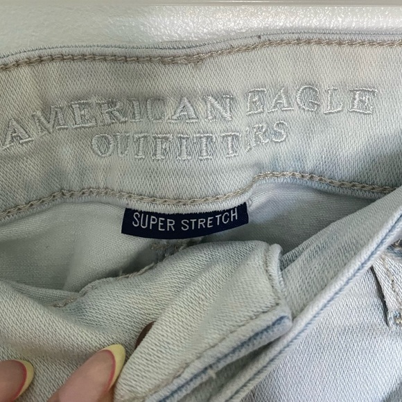 American Eagle Super Stretch Distressed Denim shorts - light wash - Picture 2 of 4